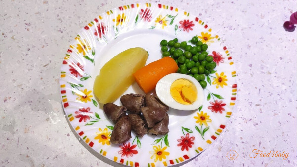 Рецепт дитячого овочевого салату з курячими сердечками, дитяче олів'є