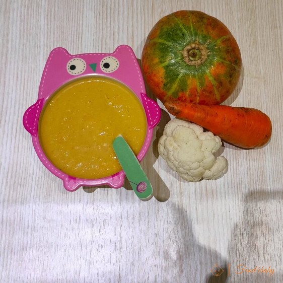 Суп-пюре с тыквой, цветной капустой и сметаной для детей