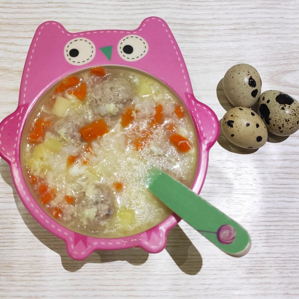 Рисовый суп с фрикадельками и яйцом