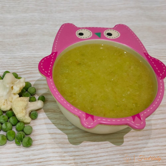 Суп-пюре з цвітною капустою та зеленим горошком 