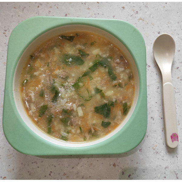 Рисовый суп с мясом и шпинатом